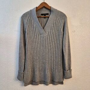 White House Black Market Gray V-neck Sweater: Soft Sexy Effortless Chic Essentia